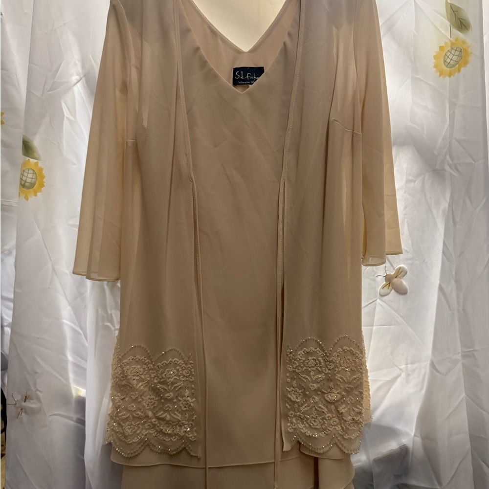Vintage S.L. Fashions Women’s Cream Lace & Beads dress and jacket set